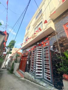 Bán nhà phụng châu nhà đẹp ở ngay 32 m2. 2,95 tỉ