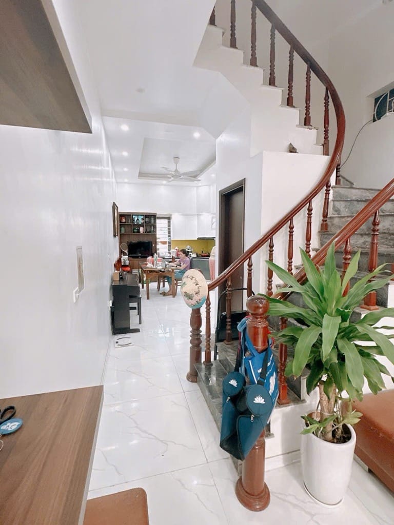 Nhà Đình Thôn, Ngõ thông, rộng 2.7m, 40m ra bãi oto, 52m2, 7.8 tỷ