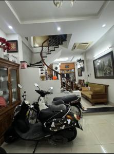 Bán gấp nhà đẹp Mễ Trì, ngõ 3gác tránh SH, 10m ra oto tải, sổ vuông, 52m2, 5 tầng, Chỉ 9.2tỷ