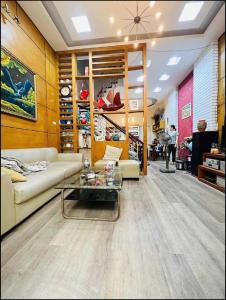Nhà đẹp Phú Đô, ô tô qua cửa, 10m có chợ, 200m có bãi ô tô, 47m2, Chỉ 10.2 tỷ