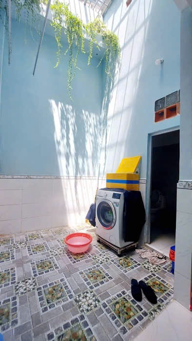 NHÀ BÁN 76 M2 ĐƯỜNG CỘNG HÒA , NGANG 4,2M DÀI 19M VÀI CĂN RA MT CỘNG HÒA CHỈ 5.4 TỶ LH 0983551050