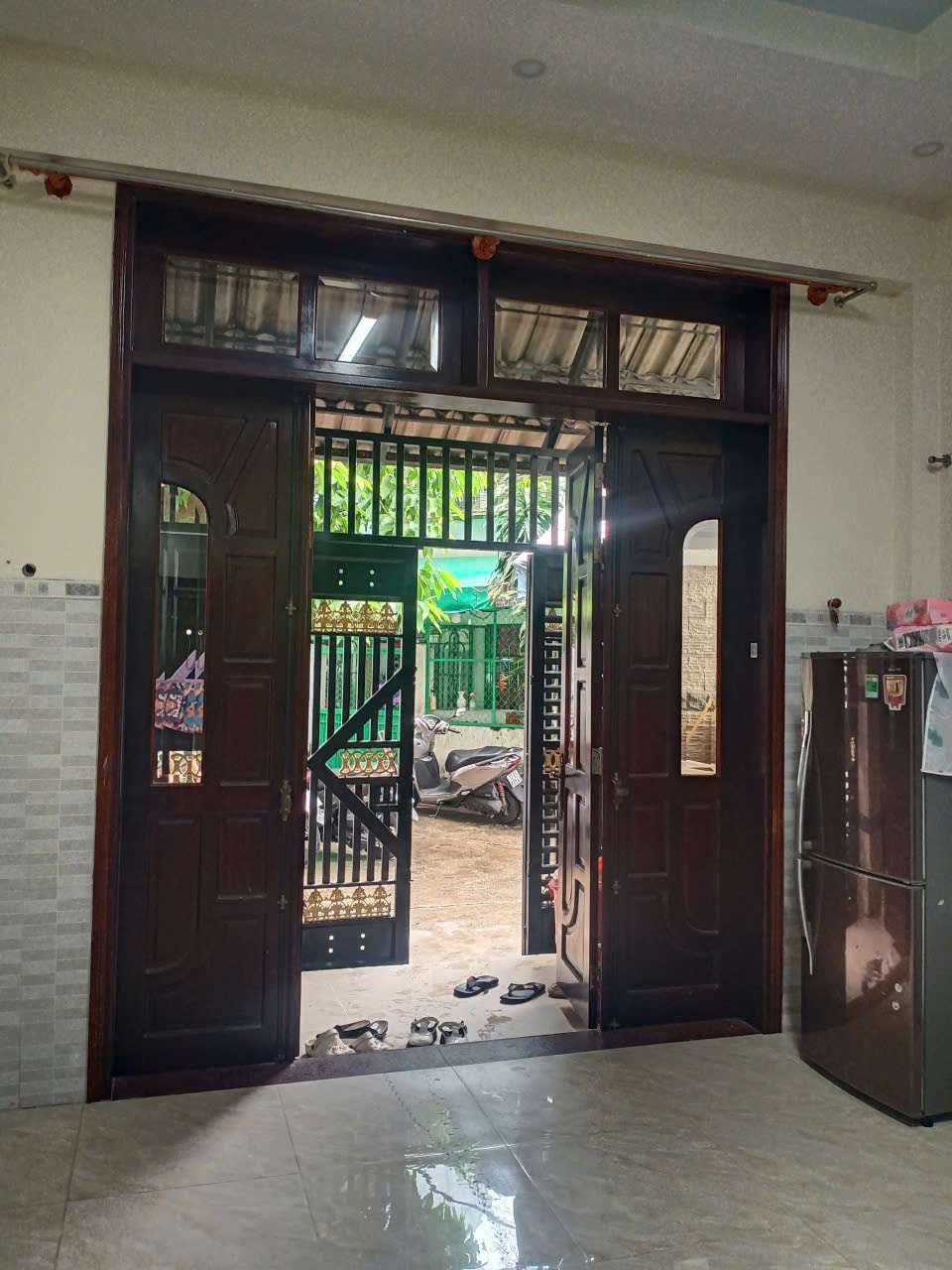 NHÀ BÁN, HOÀNG VĂN THỤ ,TÂN BÌNH ,NGANG 4 DÀI 15, 5 TẦNG MỚI CHỈ 9.1 TỶ, TẶNG NỘI THẤT GỖ CAO CẤP.