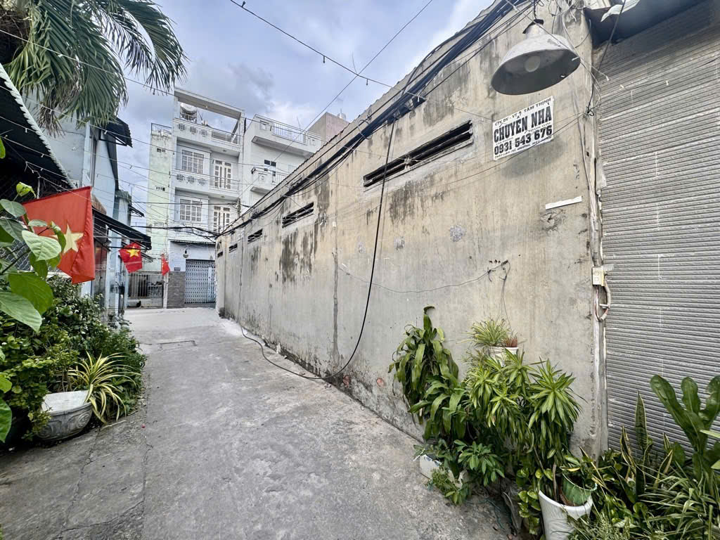 BÁN NHÀ HÀ THỊ KHIÊM (TÔ KÝ) ,TRUNG MỸ TÂY ,QUẬN 12 , NGANG 10 DÀI 15,2 ,CHỈ 10,5 TỶ