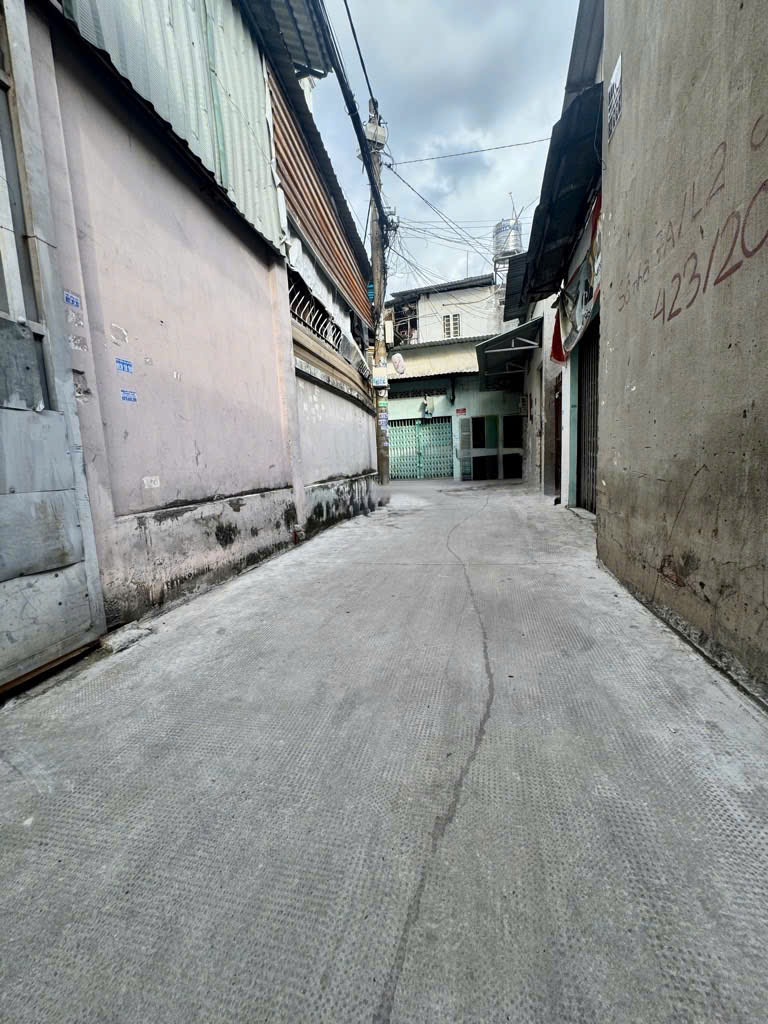 BÁN NHÀ HÀ THỊ KHIÊM (TÔ KÝ) ,TRUNG MỸ TÂY ,QUẬN 12 , NGANG 10 DÀI 15,2 ,CHỈ 10,5 TỶ