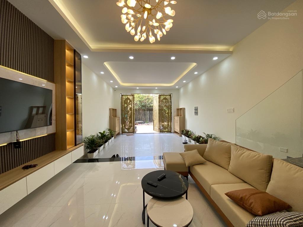 Nhà phố đi thang máy - 90m2 - nội thất xịn - giá 14 tỷ - đường D4, Q7