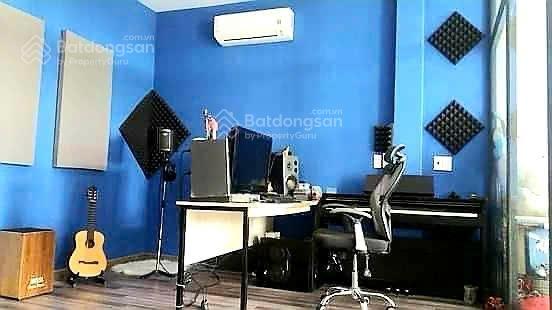 Nhà phố 92.5m2 - giá 13.6 tỷ - đang thu nhập mỗi tháng - đường D1, Q7