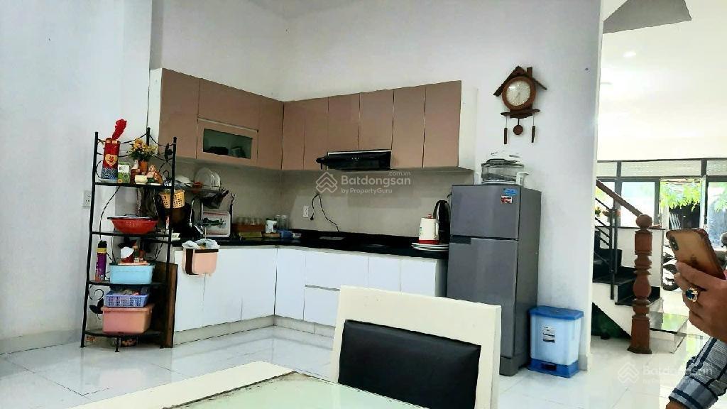 Nhà phố 92.5m2 - giá 13.6 tỷ - đang thu nhập mỗi tháng - đường D1, Q7