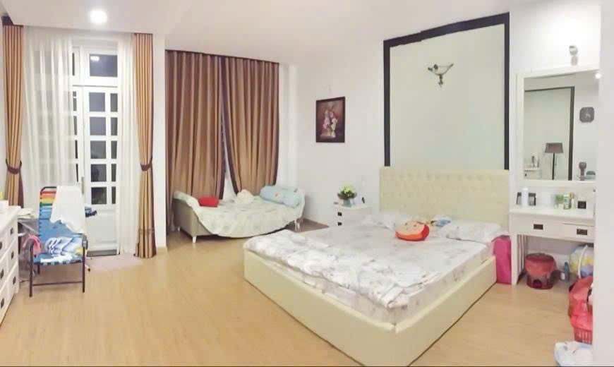 90m2 - giá 13 tỷ - 4 tầng - 4PN - nhà phố gần sông đường D4, Q7