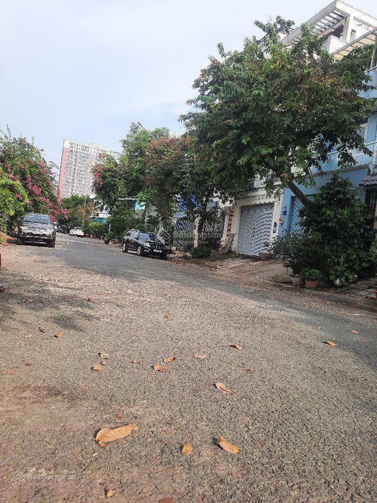 90m2 - giá 13 tỷ - 4 tầng - 4PN - nhà phố gần sông đường D4, Q7