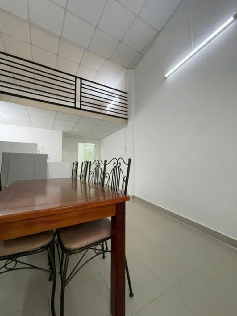 56.6m2 - Giá 3.68 tỷ -  2PN - Hẻm Huỳnh Tấn Phát, Q7