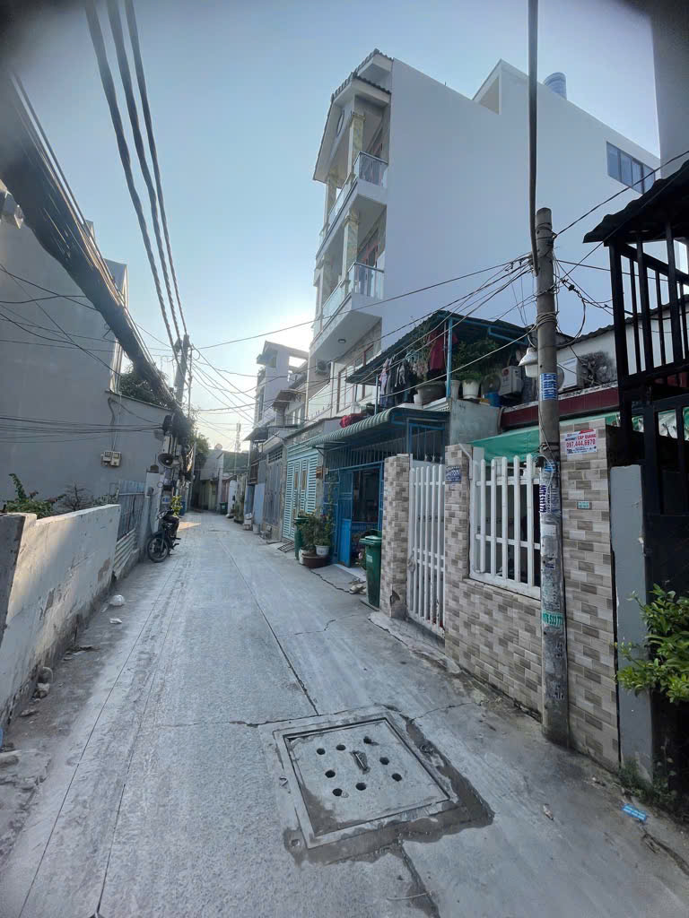 88.6m2 - Giá 4.95 tỷ - Ngang5m - 3PN - Hẻm Nguyễn Văn Quỳ, Q7