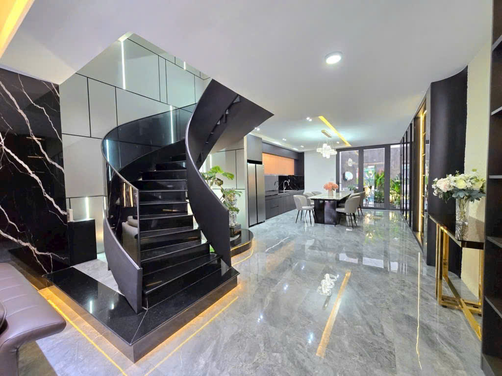97.5m2 - Giá 16.5 tỷ - Ngang 5m - Mặt đường số 1 khu Chợ Lớn, Q7