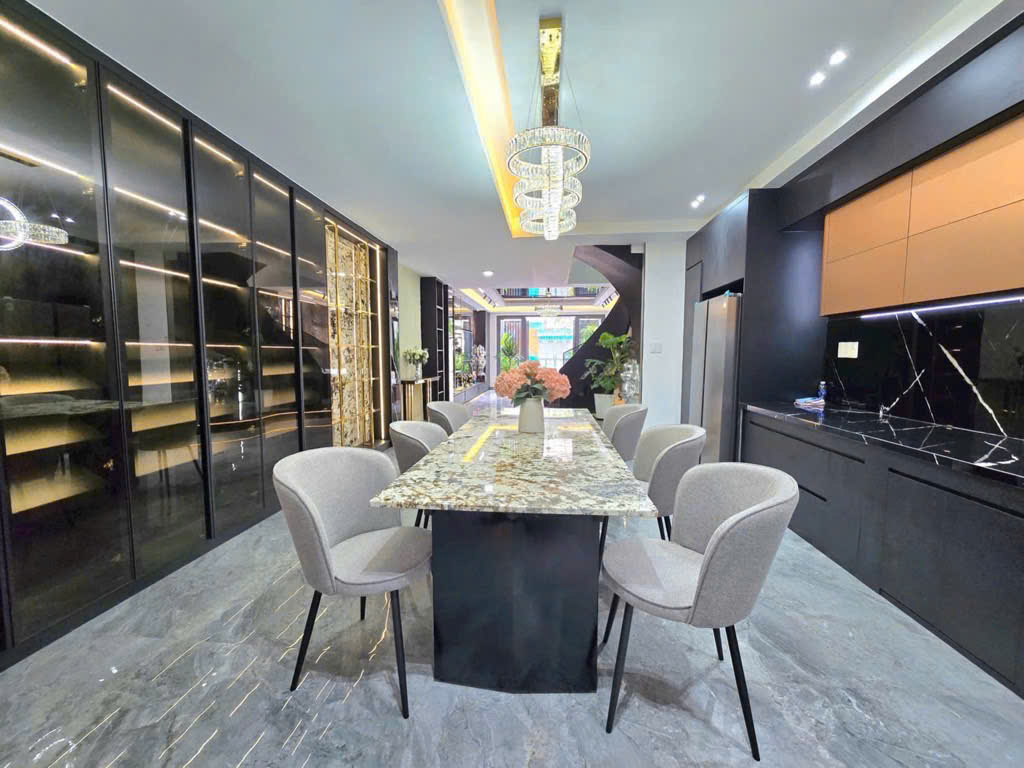 97.5m2 - Giá 16.5 tỷ - Ngang 5m - Mặt đường số 1 khu Chợ Lớn, Q7