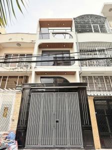 Nhà phố đi thang máy - 90m2 - nội thất xịn - giá 14 tỷ - đường D4, Q7