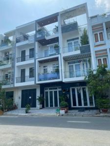 Nhà phố 92.5m2 - giá 13.6 tỷ - đang thu nhập mỗi tháng - đường D1, Q7