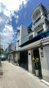 63.4m2 - Giá 7.4 tỷ - Ngang 6.2m HXH Phạm Hữu Lầu kế chợ Phước Long Q7