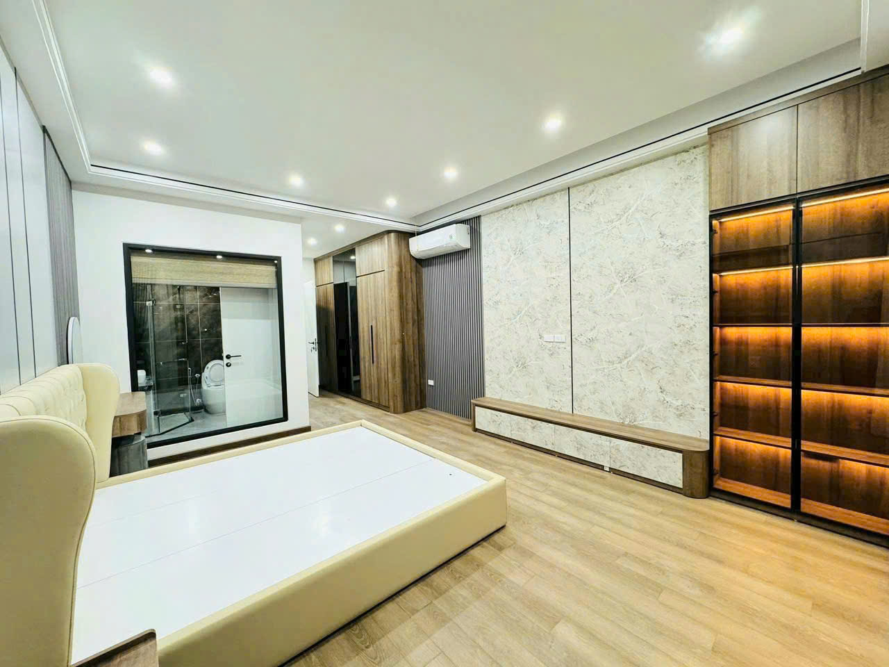 AI NHANH HƠN. BÁN NHÀ HỒNG TIẾN NGỌC THỤY LONG BIÊN, THANG MÁY OTIS , FULL NỘI TIỀN TỈ