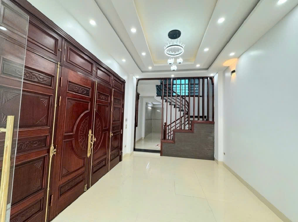 BÁN NHÀ VŨ ĐỨC THẬN LONG BIÊN, KINH DOANH, Ô TÔ VÀO NHÀ, 56M2, GIÁ 9.X TỶ