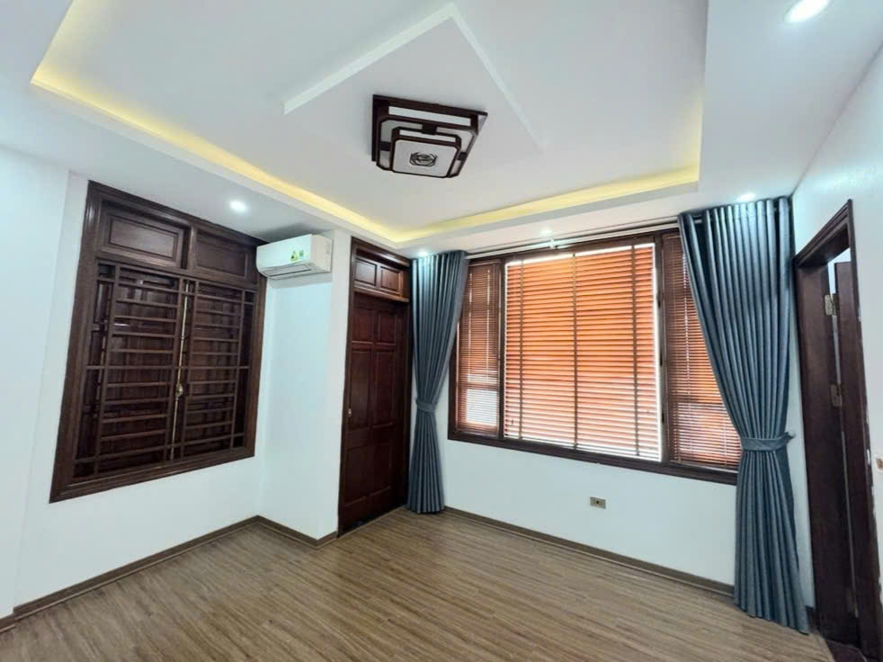 BÁN NHÀ VŨ ĐỨC THẬN LONG BIÊN, KINH DOANH, Ô TÔ VÀO NHÀ, 56M2, GIÁ 9.X TỶ