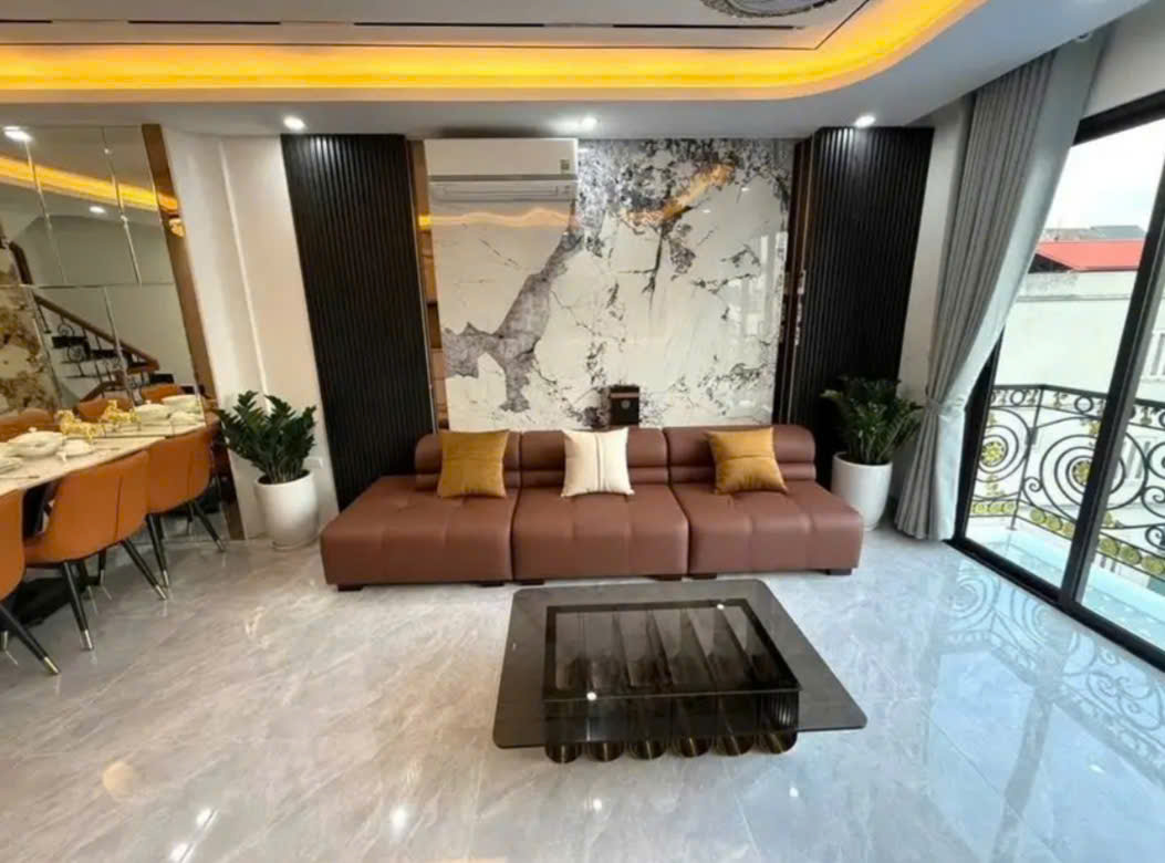 SIÊU PHẨM. BÁN NHÀ CẠNH AEON MALL LONG BIÊN, LÔ GÓC, Ô TÔ VÀO NHÀ, THANG MÁY, 20M RA PHỐ, GIÁ MỀM