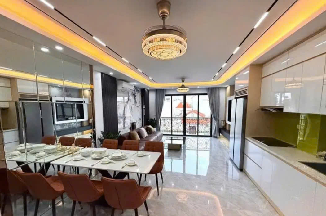 SIÊU PHẨM. BÁN NHÀ CẠNH AEON MALL LONG BIÊN, LÔ GÓC, Ô TÔ VÀO NHÀ, THANG MÁY, 20M RA PHỐ, GIÁ MỀM