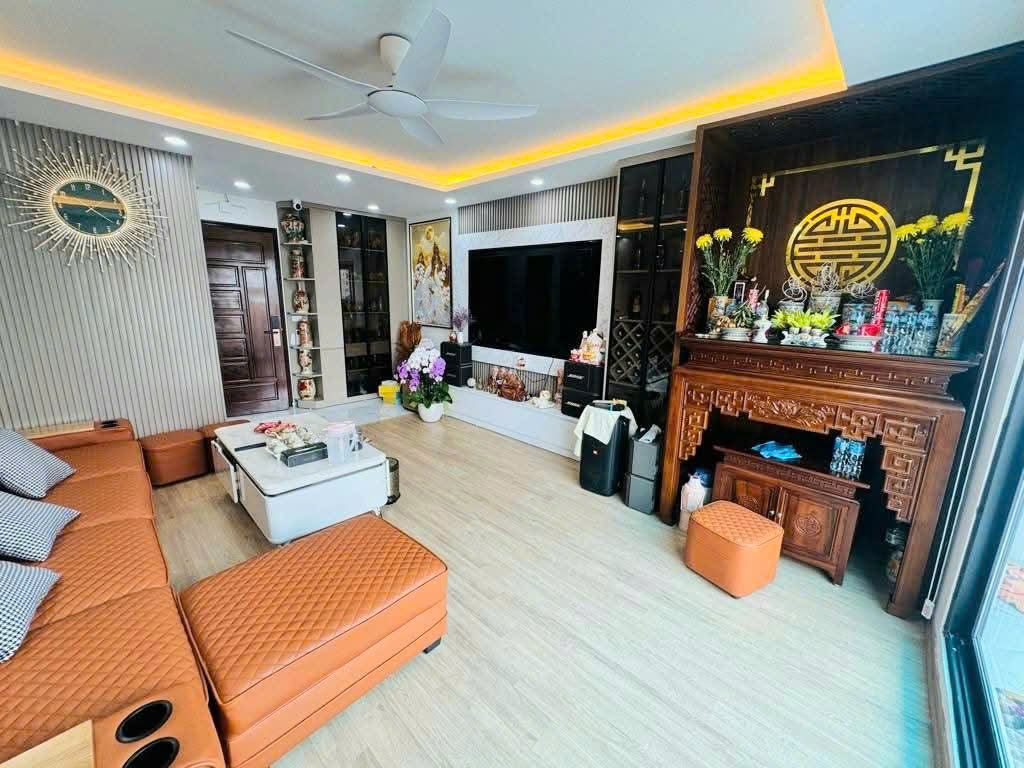 HÀNG HOT. BÁN NHÀ VŨ ĐỨC THẬN VIỆT HƯNG, Ô TÔ TRÁNH, GA RA Ô TÔ, KINH DOANH, GIÁ HỜI