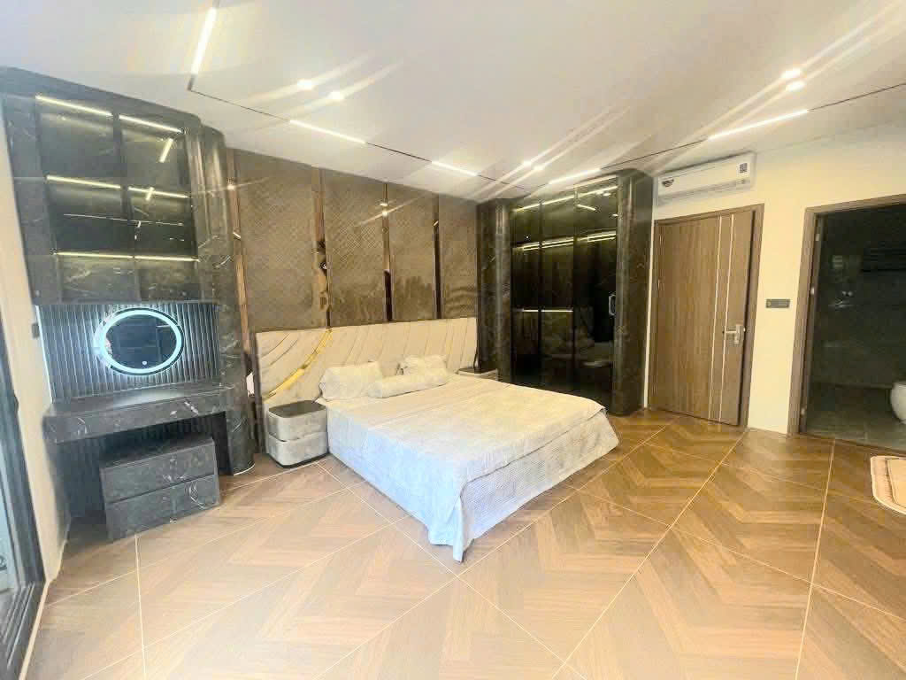 CÓ 102. BÁN NHÀ PHÚC ĐỒNG, CẠNH VINHOME RIVERSIDE, GA RA, THANG MÁY, GIÁ MỀM