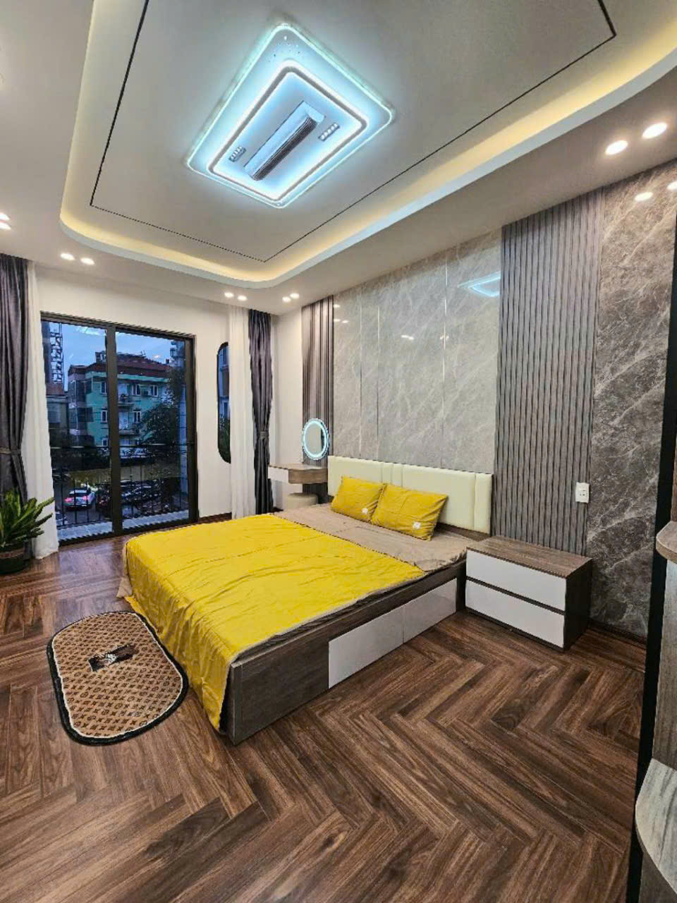 CỰC PHẨM. BÁN NHÀ GIA THỤY, THANG MÁY LONG LANH, TẶNG FULL NỘI THẤT XIN SÒ, 10M RA PHỐ, CHỈ 11.X TỶ