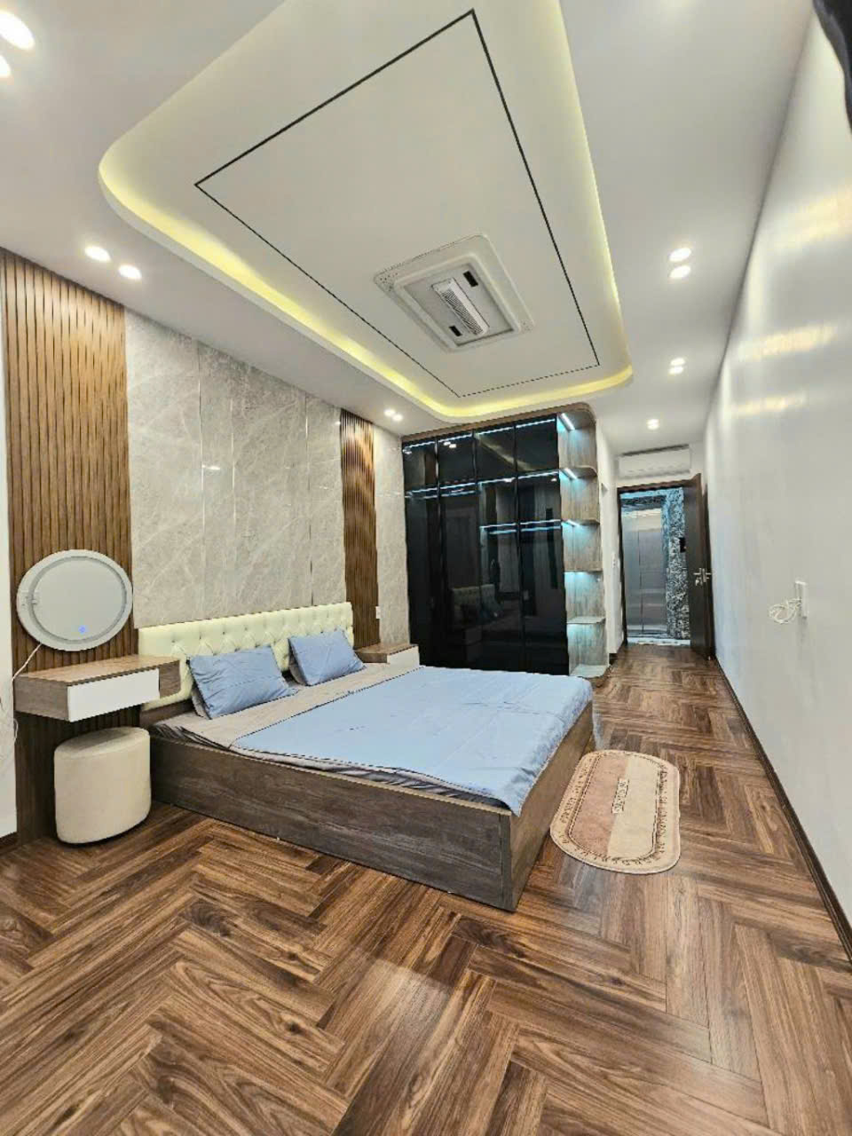 CỰC PHẨM. BÁN NHÀ GIA THỤY, THANG MÁY LONG LANH, TẶNG FULL NỘI THẤT XIN SÒ, 10M RA PHỐ, CHỈ 11.X TỶ
