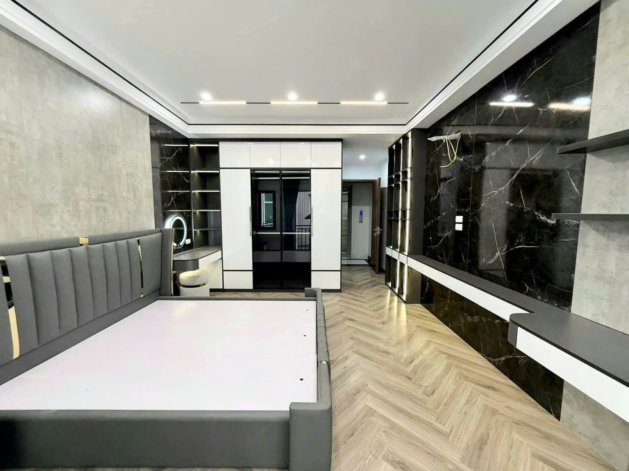 BÁN NHÀ PHÚC ĐỒNG, FULL NỘI THẤT CHẤT, GA RA Ô TÔ, THANG MÁY LONG LANH, 15M RA PHỐ, GIÁ MỀM