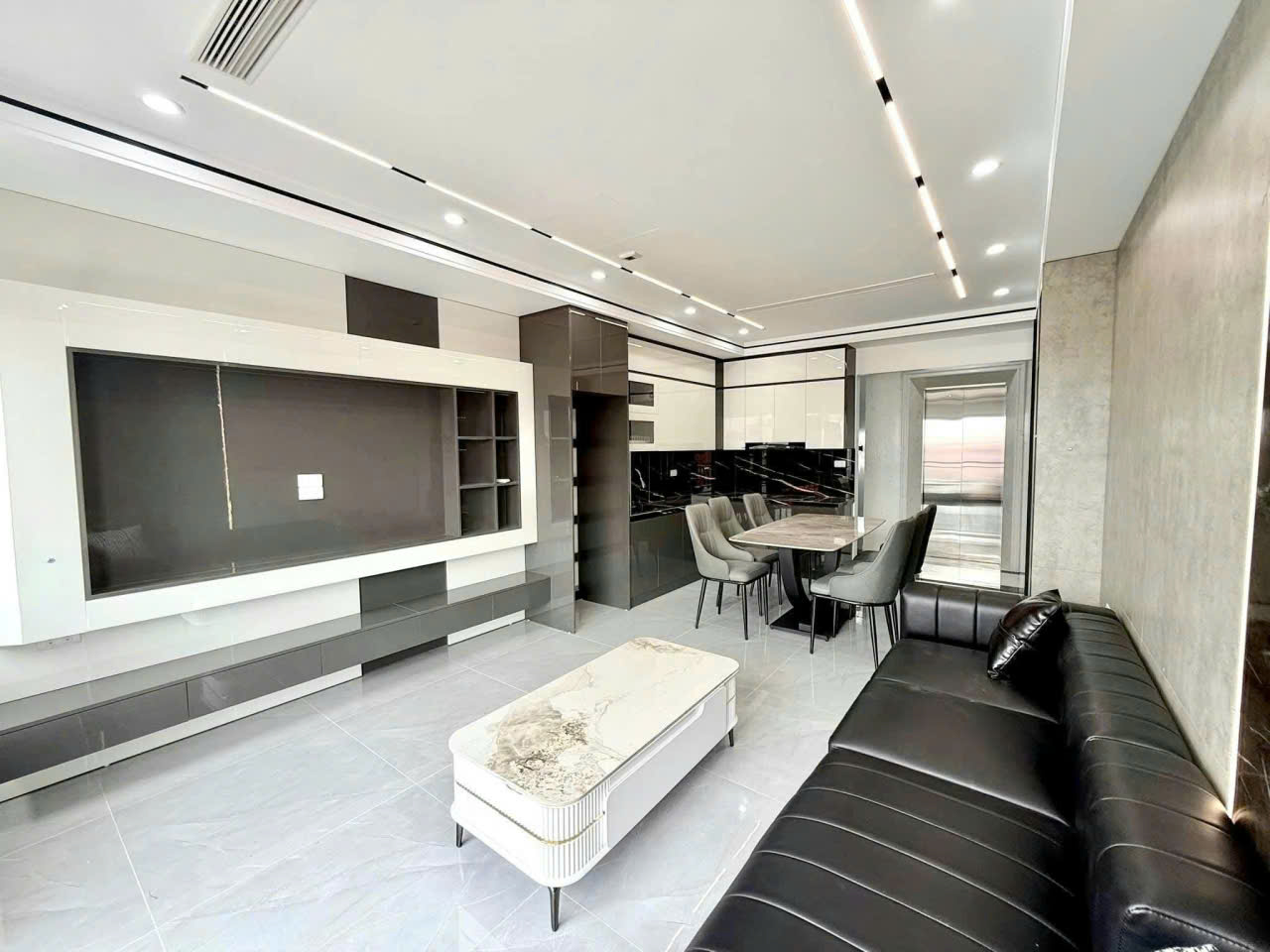 BÁN NHÀ PHÚC ĐỒNG, FULL NỘI THẤT CHẤT, GA RA Ô TÔ, THANG MÁY LONG LANH, 15M RA PHỐ, GIÁ MỀM