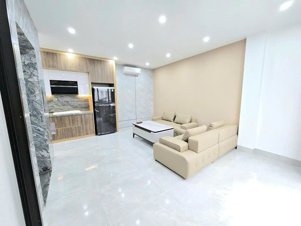 BÁN NHÀ HỒNG TIẾN BỒ ĐỀ, THANG MÁY LONG LANH, TẶNG NỘI THẤT CHẤT, 25M RA PHỐ, GIÁ MỀM NHƯ BÚN