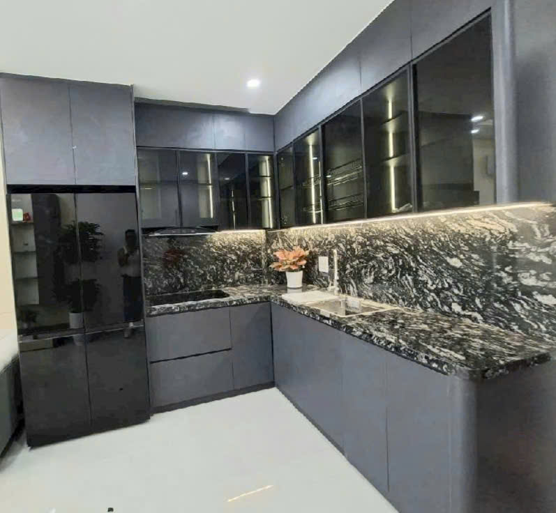BÁN NHÀ THẠCH BÀN LONG BIÊN, PHÂN LÔ, Ô TÔ VÀO NHÀ, THANG MÁY, TẶNG NỘI THẤT CHẤT, GIÁ MỀM