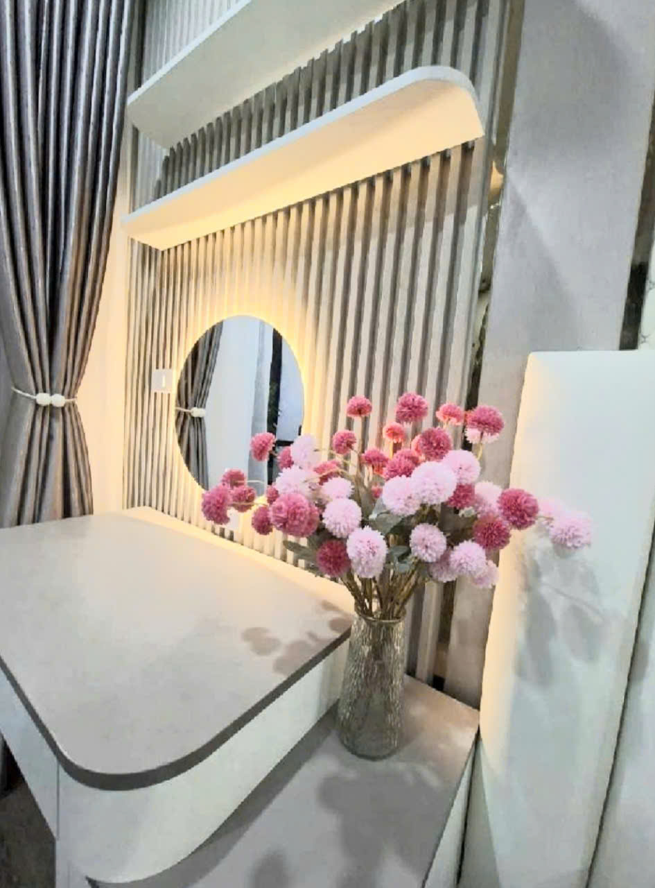 BÁN NHÀ THẠCH BÀN LONG BIÊN, PHÂN LÔ, Ô TÔ VÀO NHÀ, THANG MÁY, TẶNG NỘI THẤT CHẤT, GIÁ MỀM