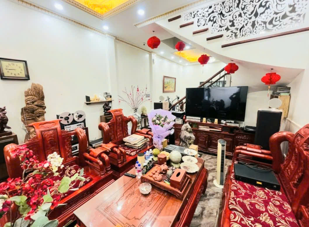 BÁN NHÀ NGỌC THỤY LONG BIÊN, GARA Ô TÔ CAMRY, TẶNG NỘI THẤT CAO CẤP, 25M RA PHỐ, GIÁ TỐT