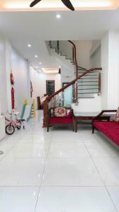 BÁN NHÀ CHU HUY MÂN, Ô TÔ VAO NHÀ, GẦN PHỐ, 48M2, CHỈ 8.X TỶ