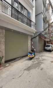 AI NHANH HƠN. NHÀ HÀNG XÓM VINHOMS RIVERSIDE, LÔ GÓC, Ô TÔ TRÁNH, GA RA Ô TÔ, THANG MÁY, GIÁ HỜI