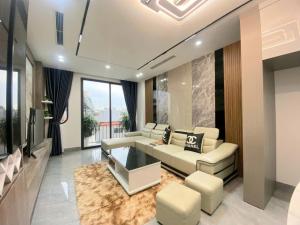 BÁN NHÀ SÀI ĐỒNG LONG BIÊN, TẶNG NỘI THẤT, LÔ GÓC, Ô TÔ TRÁNH, GA RA Ô TÔ, THANG MÁY, GIÁ MỀM