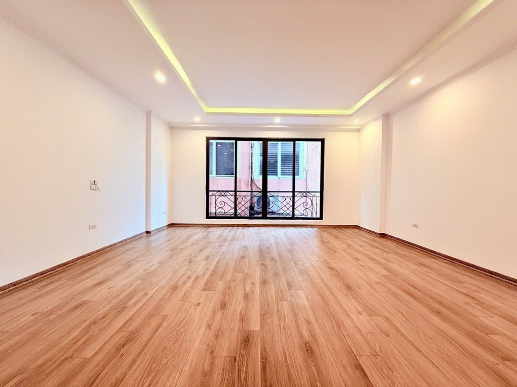 Bán nhà ngõ 10 Võng Thị, gần hồ, gần phố đi bộ, cho thuê 70 - 90tr/tháng