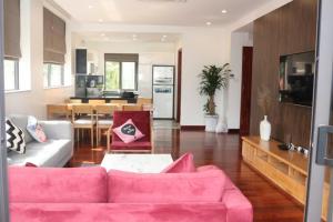 Bán nhà ngõ 175 Lạc Long Quân 50m x 6T ô tô đỗ cửa