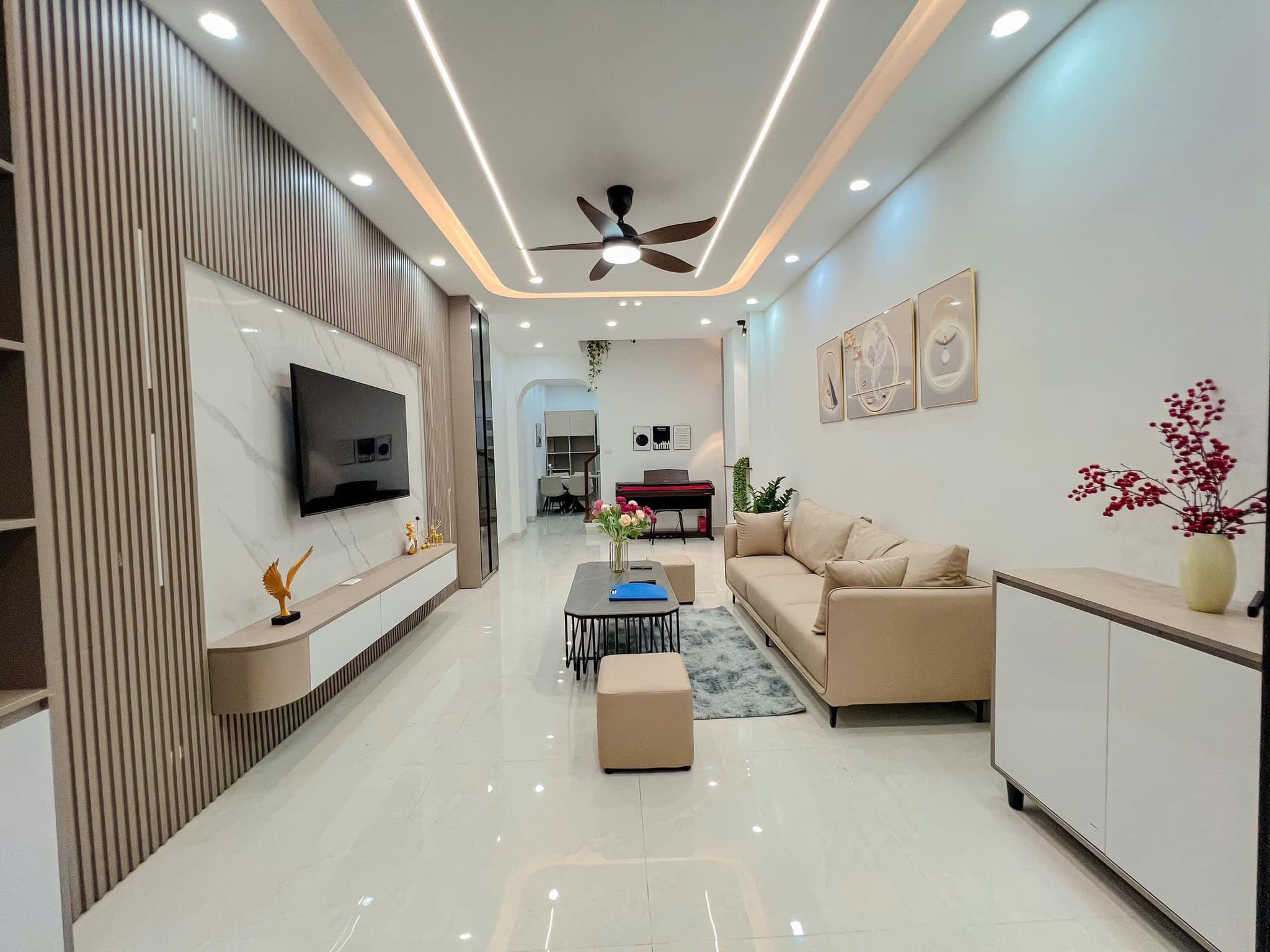 CC Bán N,HÀ MẶT PHỐ  VĨNH PHÚC BĐ HN OTO KD Dt 50m2 5Tầng Mt 4m . 20.5 tỷ có TL