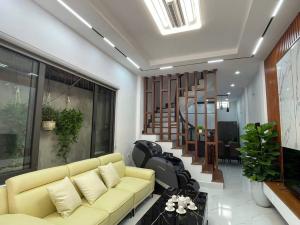 Bán nhà Kim Giang, ngõ rộng thông, nhà 3 thoáng DT 36m2 giá 6.4 Tỷ