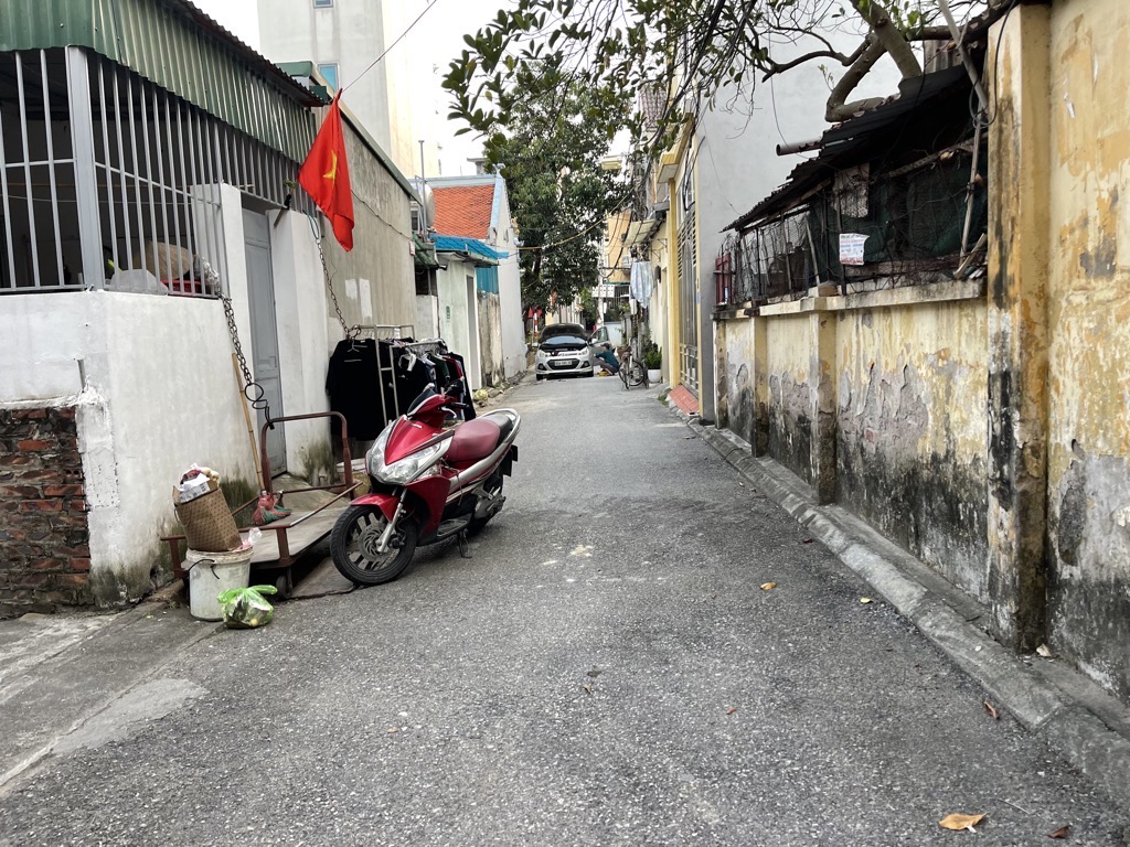 Bán đất , giang biên