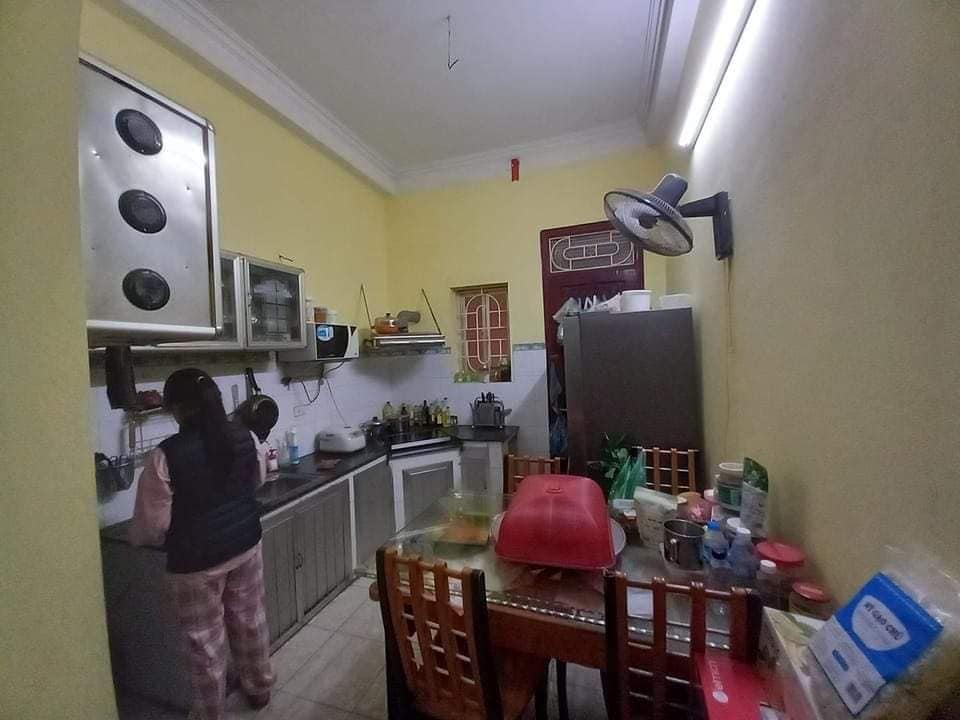 Bán nhà phố Mai Anh Tuấn, vài bước ra phố, 43m2, 4 tầng, chỉ 7.8 tỷ.