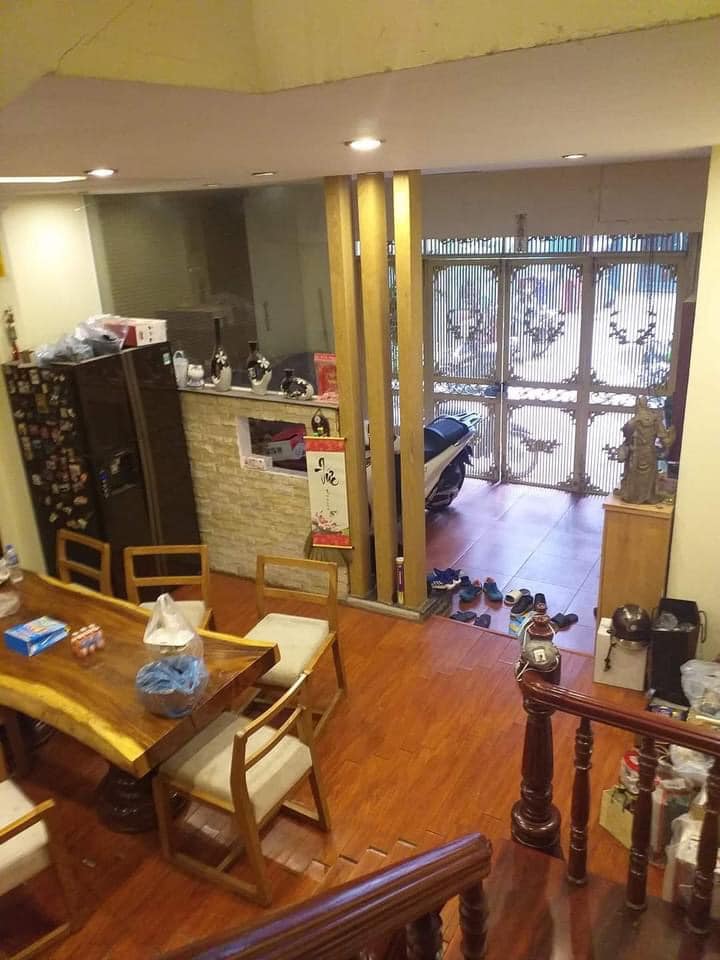 Bán gấp nhà TRUNG TÂM Đống Đa, ôtô đỗ cửa, 70m2, 5 tầng chỉ 9.9 tỷ.