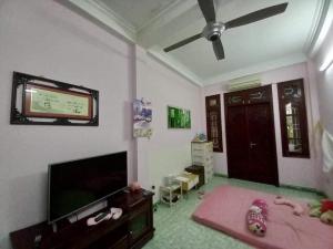 Bán nhà phố Mai Anh Tuấn, vài bước ra phố, 43m2, 4 tầng, chỉ 7.8 tỷ.