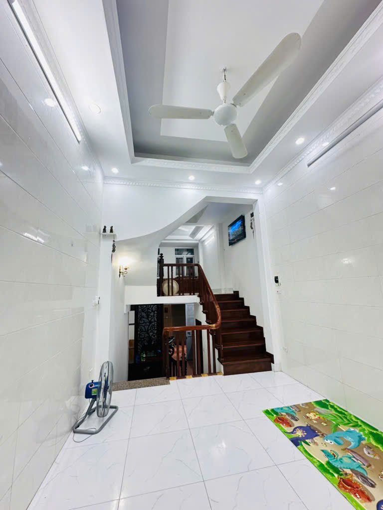 BÁN NHÀ MẶT NGÕ XUÂN ĐỈNH, 62M x 6 TẦNG, MT 4,5m, Ô TÔ ĐỖ CỬA, LÔ GÓC THOÁNG SÁNG, DÂN XÂY, CHỈ 14