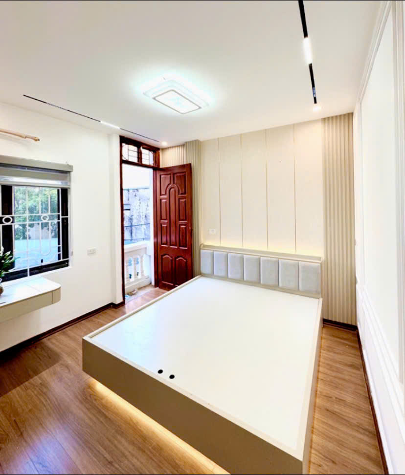 BÁN NHÀ MẶT NGÕ XUÂN ĐỈNH, 62M x 6 TẦNG, MT 4,5m, Ô TÔ ĐỖ CỬA, LÔ GÓC THOÁNG SÁNG, DÂN XÂY, CHỈ 14