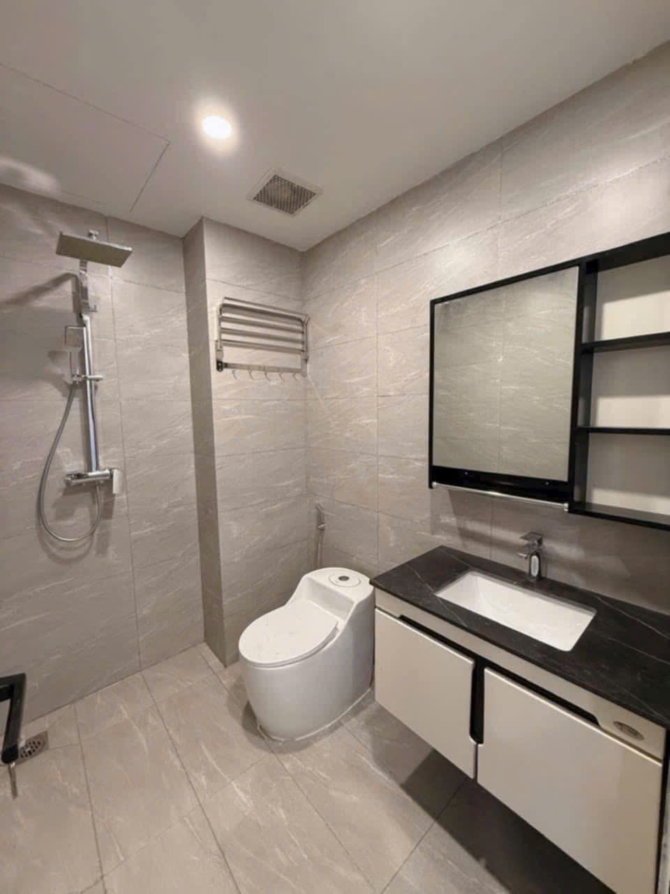 BÁN NHÀ MẶT NGÕ XUÂN ĐỈNH, 62M x 6 TẦNG, MT 4,5m, Ô TÔ ĐỖ CỬA, LÔ GÓC THOÁNG SÁNG, DÂN XÂY, CHỈ 14