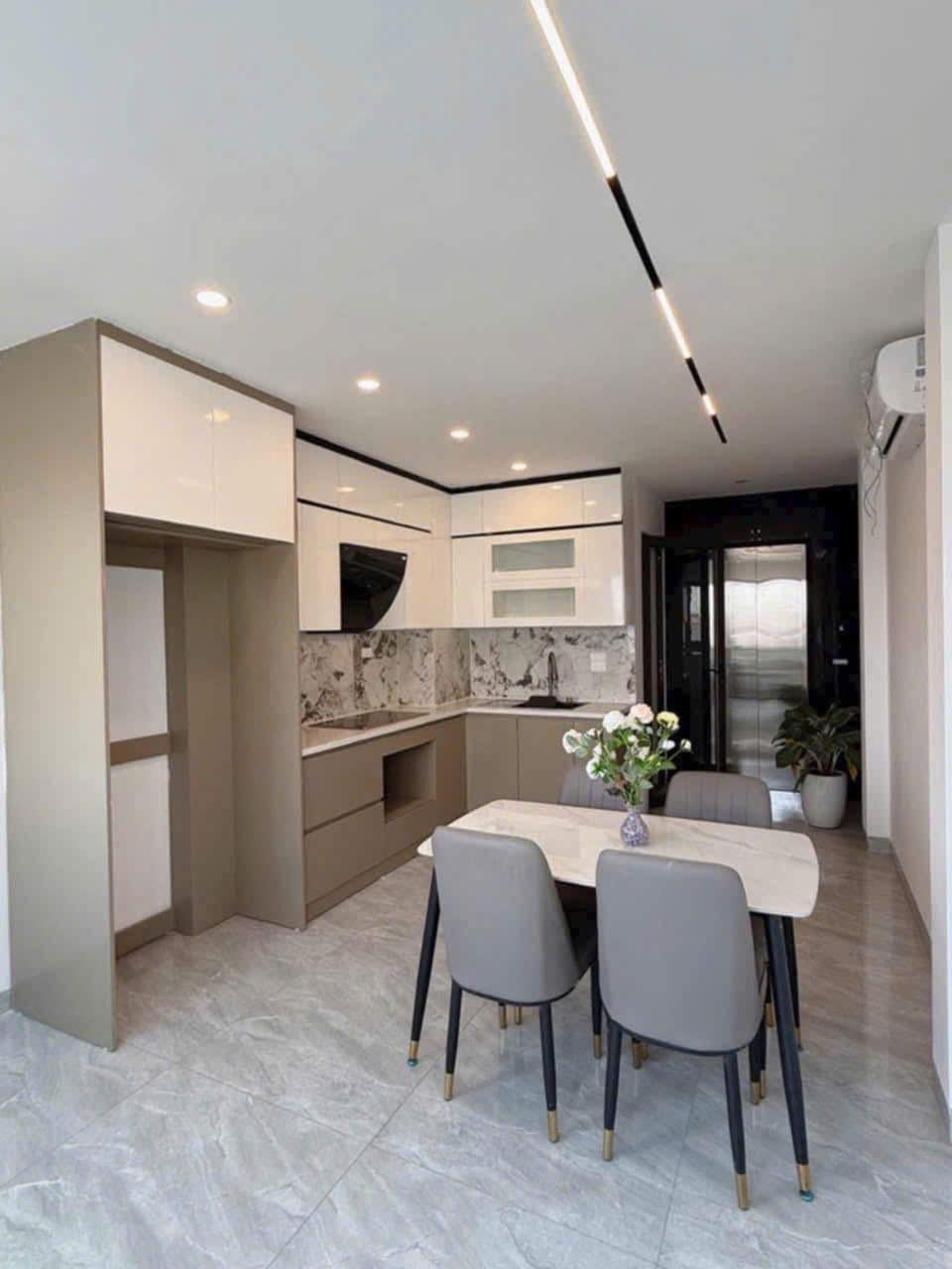 BÁN NHÀ MẶT NGÕ XUÂN ĐỈNH, 62M x 6 TẦNG, MT 4,5m, Ô TÔ ĐỖ CỬA, LÔ GÓC THOÁNG SÁNG, DÂN XÂY, CHỈ 14